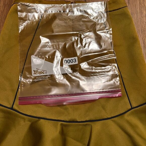 Bcbg MaxAzria  Dark chartreuse ruffle Hem Mini Skirt size xs - Picture 5 of 6